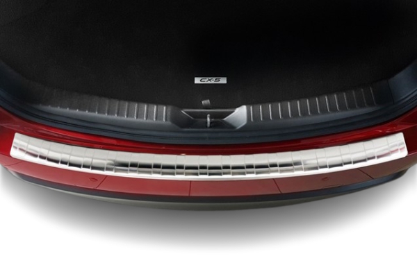 Preview: Mazda CX-5 Edelstahl Ladekantenschutz schwarz eloxiert