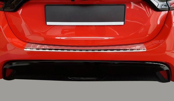 edelstahl ladekantenschutz Toyota Yaris XP21